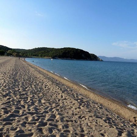 Beachfront Stylish Maisonette In Иерисос Екстериор снимка