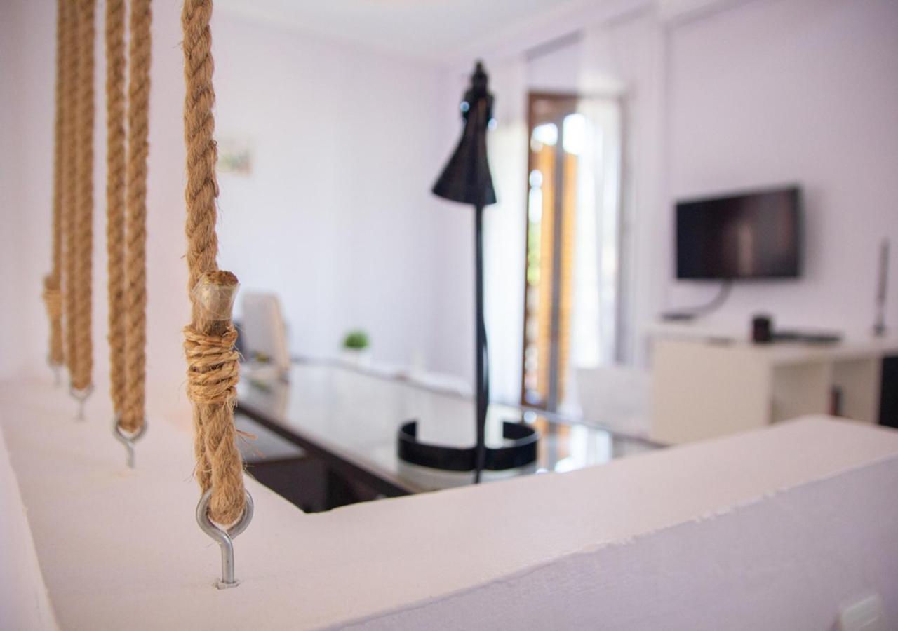 Beachfront Stylish Maisonette In Иерисос Екстериор снимка