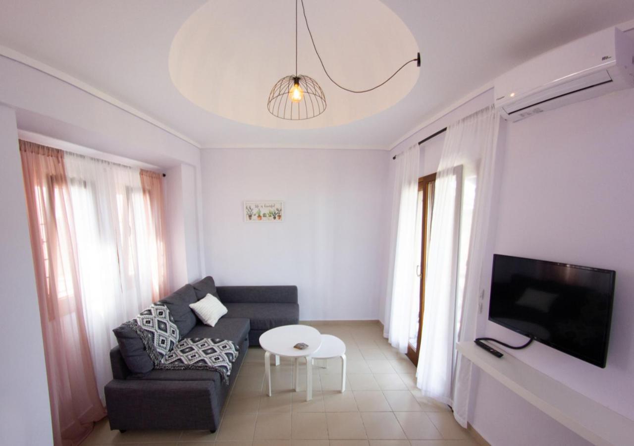 Beachfront Stylish Maisonette In Иерисос Екстериор снимка