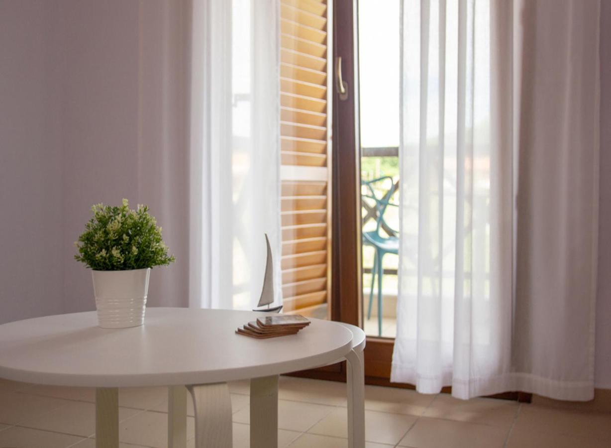 Beachfront Stylish Maisonette In Иерисос Екстериор снимка