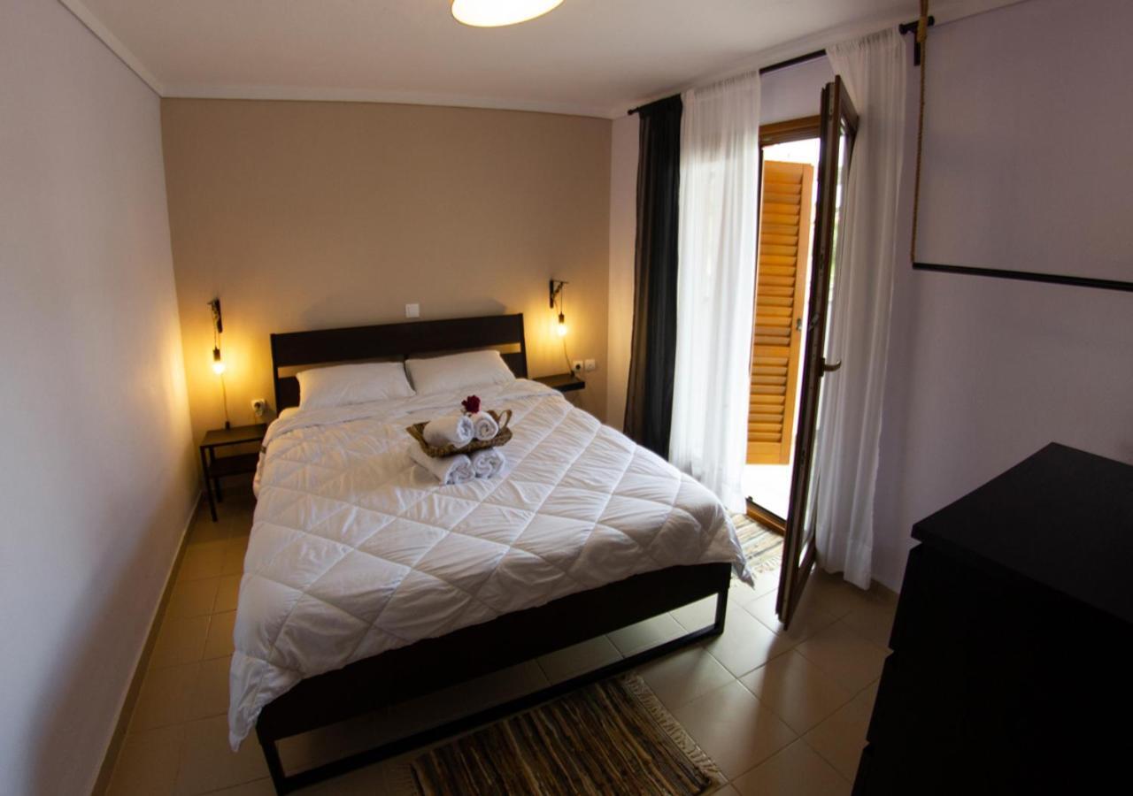Beachfront Stylish Maisonette In Иерисос Екстериор снимка